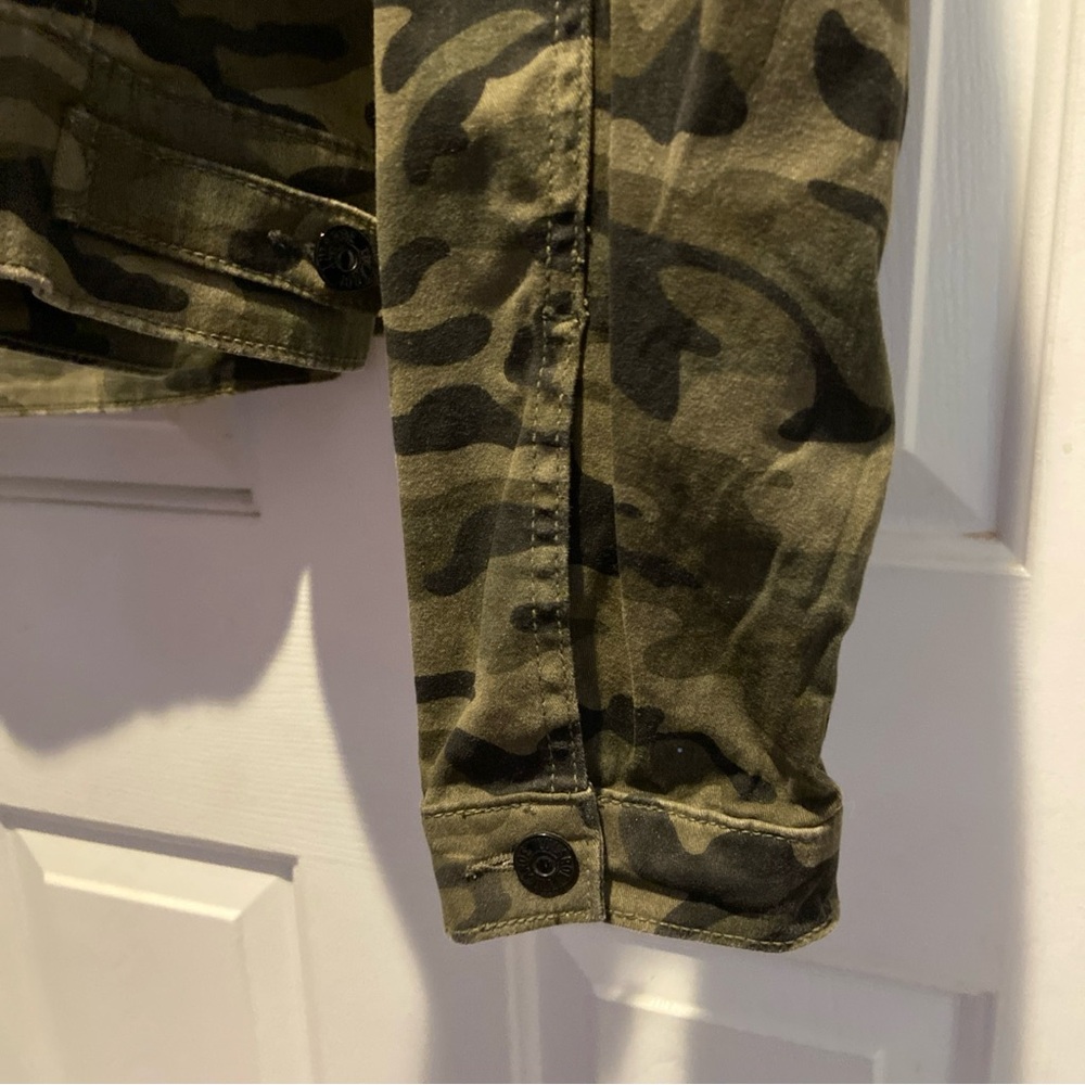 LuLaRoe Camo Print Jean Jacket 3XL in EUC - Picture 11 of 12